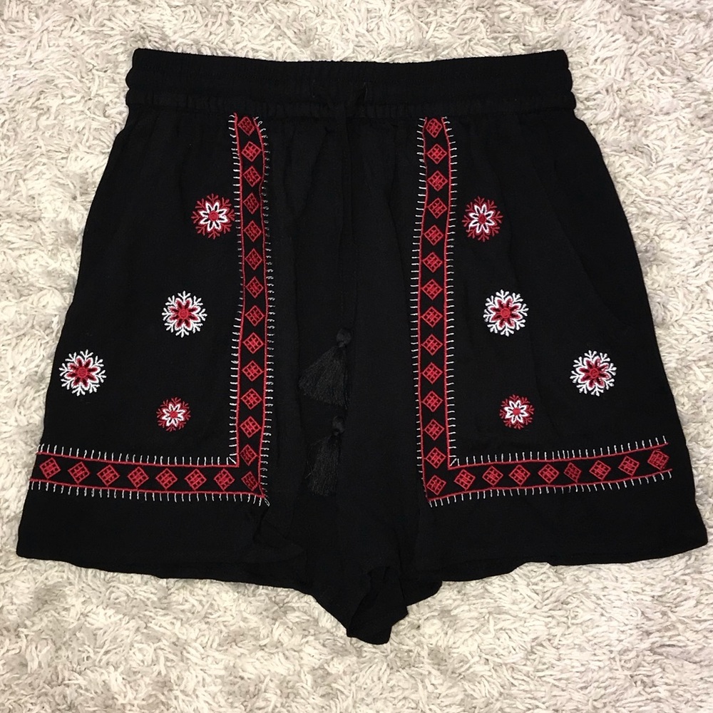 Divided By H&M Shorts - Picture 2 of 5